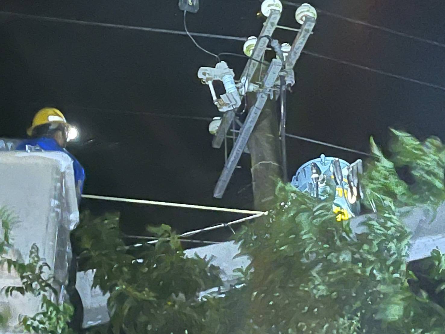 台電人員搶修畫面1