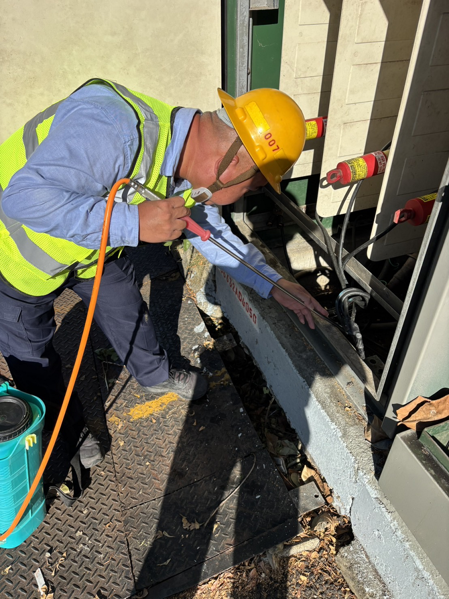 台電南投區處除持續運用紅外線攝錄影像儀進行供電設備弱點檢測、地下電纜蟻害防治及預防性汰換外，本次作業亦同步導入極低頻（VLF）及散逸因素（TD）等先進檢測技術進行綜合診斷。